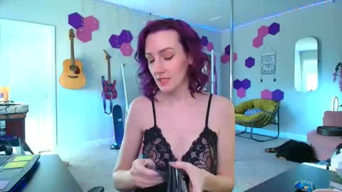 Meredith Bae online show from 02-24-25, 09:41