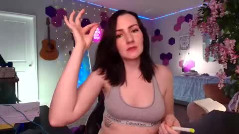 Snapshot of meredithbae chatting on 03-31-26, 12:45 Meredith Bae online show from 03-31-26, 12:45
