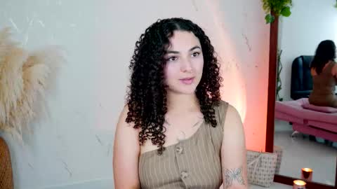 Snapshot of merida_bell18 chatting on 03-16-26, 06:34 Merida Bell online show from 03-16-26, 06:34