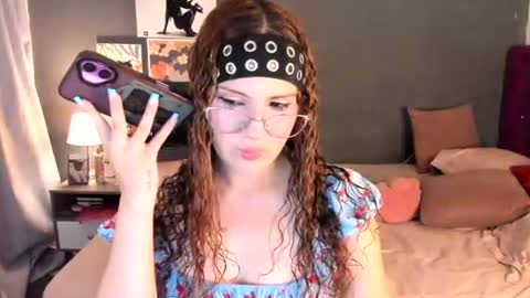 laura 3 i am independent model online show from 07-02-26, 01:27
