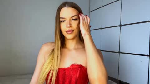 Snapshot of meridethvilca chatting on 04-09-26, 11:37 Rina online show from 04-09-26, 11:37