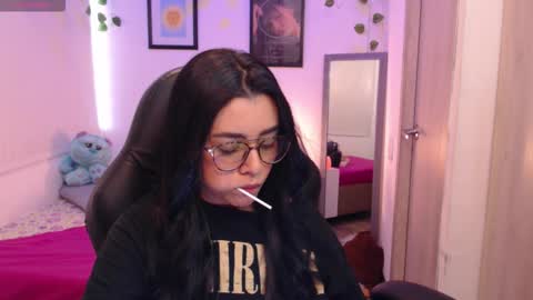 Merilyn  online show from 10-07-25, 07:11