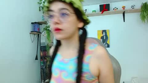 Snapshot of merliah_xd chatting on 09-30-25, 12:32 Liah online show from 09-30-25, 12:32