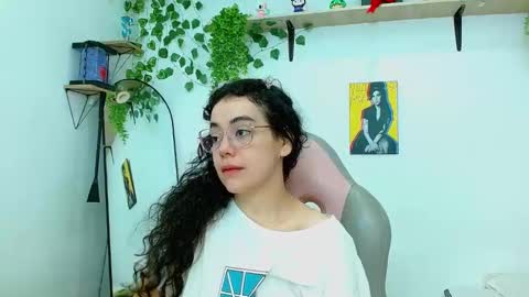 Snapshot of merliah_xd chatting on 10-06-25, 01:41 Liah online show from 10-06-25, 01:41