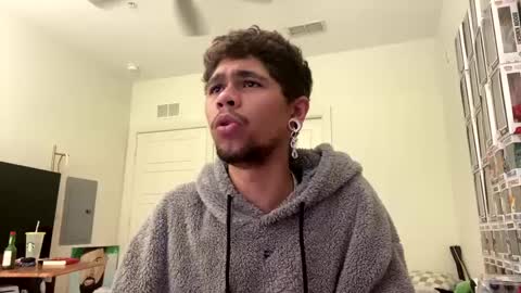 Snapshot of merlinharriss chatting on 02-07-25, 09:04 Merlinz Magic online show from 02-07-25, 09:04