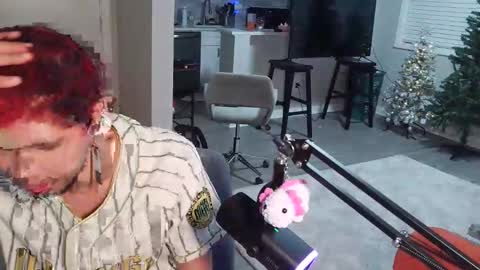 Snapshot of merlinharriss chatting on 12-16-25, 11:21 Merlinz Magic online show from 12-16-25, 11:21