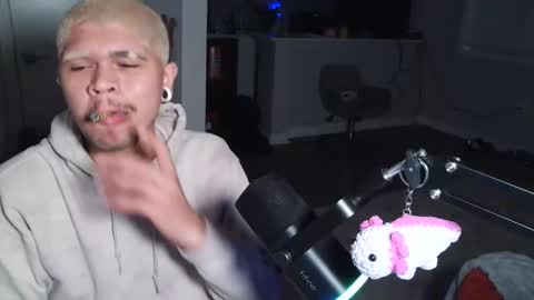 Snapshot of merlinharriss chatting on 01-07-26, 05:54 Merlinz Magic online show from 01-07-26, 05:54