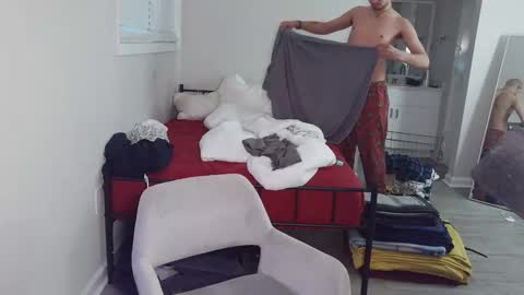 Snapshot of merlinharriss chatting on 01-12-26, 10:26 Merlinz Magic online show from 01-12-26, 10:26