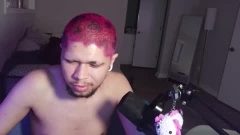 Snapshot of merlinharriss chatting on 02-16-26, 12:51 Merlinz Magic online show from 02-16-26, 12:51