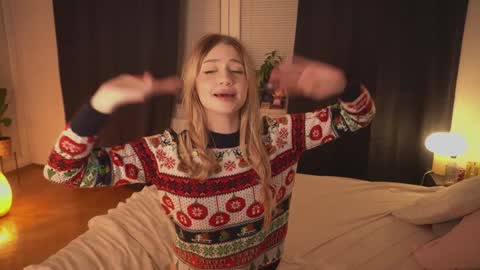 Lara OFFLINE  online show from 12-23-24, 01:18