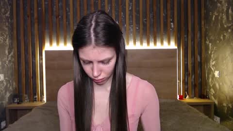 Emilia online show from 02-03-25, 11:36