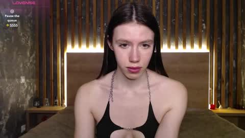 Emilia online show from 02-22-25, 01:33