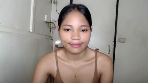 Snapshot of merryrose143 chatting on 04-16-26, 06:47 merryrose143 online show from 04-16-26, 06:47