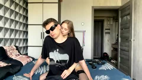 Snapshot of merycouple chatting on 06-10-26, 06:45 Johnny and Hailey online show from 06-10-26, 06:45