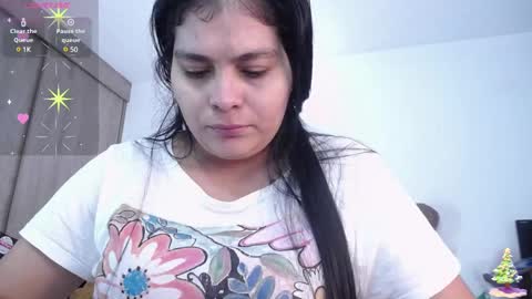 Snapshot of merylintiwg01 chatting on 12-30-24, 12:54 M online show from 12-30-24, 12:54