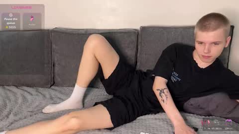 Snapshot of metratok chatting on 11-15-25, 09:54 Arthur online show from 11-15-25, 09:54