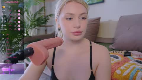 Stella online show from 09-24-25, 09:23