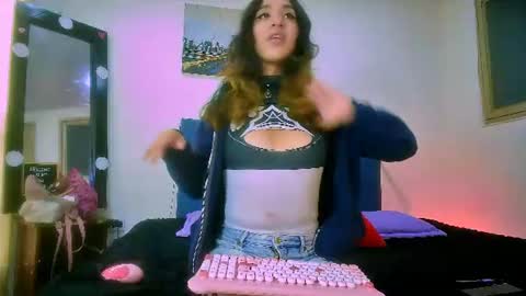 mew_alix online show from 06-18-26, 08:13