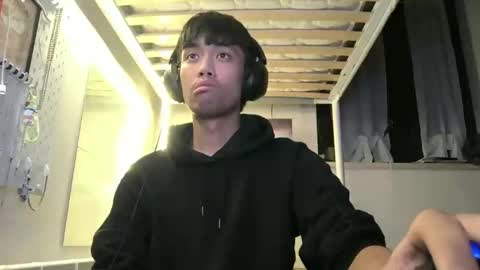 Snapshot of mhhhniceass chatting on 01-26-25, 01:09 hyde online show from 01-26-25, 01:09