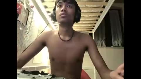 Snapshot of mhhhniceass chatting on 01-26-25, 04:41 hyde online show from 01-26-25, 04:41