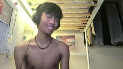 Snapshot of mhhhniceass chatting on 02-21-25, 03:01 hyde online show from 02-21-25, 03:01