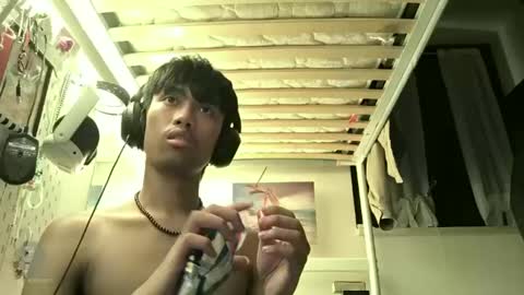 Snapshot of mhhhniceass chatting on 02-24-25, 03:02 hyde online show from 02-24-25, 03:02