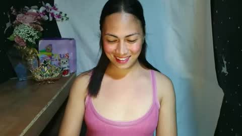 Mia online show from 12-15-25, 01:37