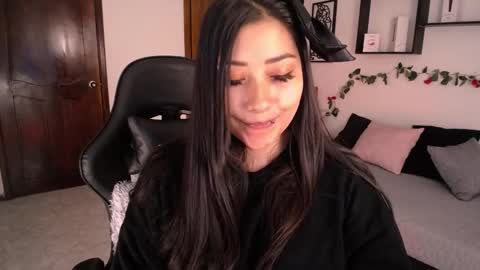 Mia zoe online show from 10-07-25, 02:03