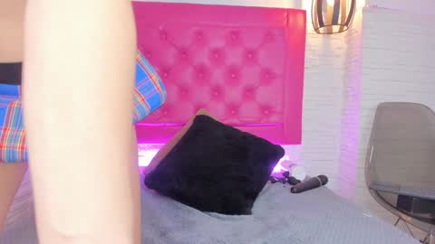 Mia Blonde online show from 01-15-25, 07:01