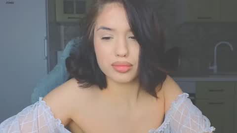 Mia online show from 02-23-25, 10:20