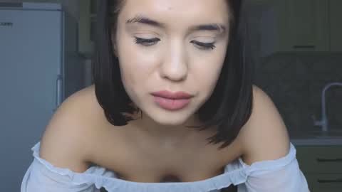 Mia online show from 02-27-25, 03:58