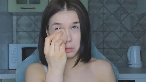 Mia online show from 03-06-25, 11:53