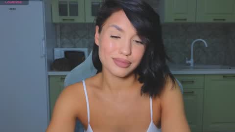 Mia online show from 10-01-25, 10:05