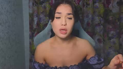 Mia online show from 11-08-25, 07:56