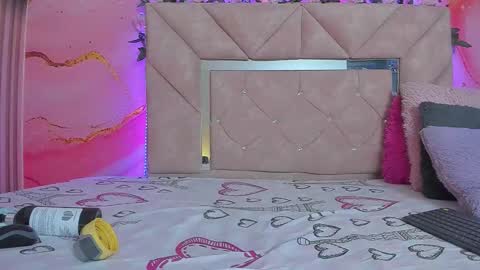 mia__blaze_ online show from 12-16-25, 03:11