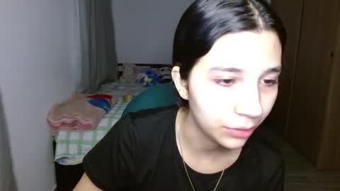 Mia online show from 09-20-25, 05:52