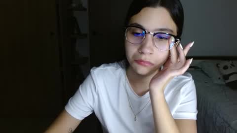 Mia online show from 03-21-26, 03:22