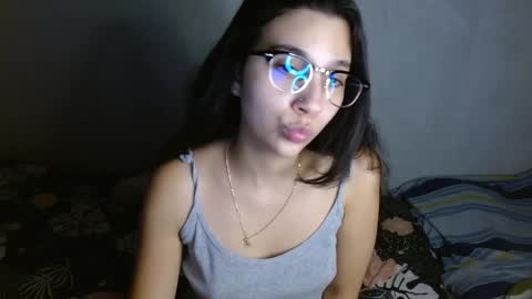 Snapshot of mia__lopez_ chatting on 05-28-26, 05:16 Mia online show from 05-28-26, 05:16
