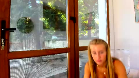 Snapshot of mia__milan chatting on 06-08-26, 05:41 Mia Milan online show from 06-08-26, 05:41