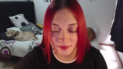 Snapshot of mia_adams_red chatting on 06-14-26, 05:26 mia online show from 06-14-26, 05:26