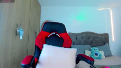 mia_adamsxxx online show from 06-09-26, 10:54
