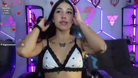 mia_adamsxxx online show from 07-23-26, 07:12
