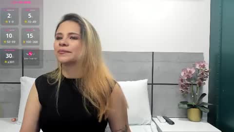 mia_amber_ online show from 07-17-26, 03:02