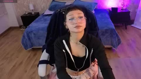 mia online show from 05-26-26, 04:52