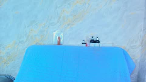 Mia  online show from 03-26-26, 12:00