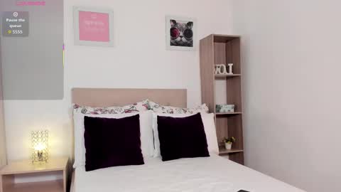 Snapshot of mia_cano_ chatting on 11-06-25, 04:52 Mia Cano online show from 11-06-25, 04:52