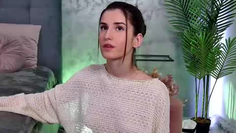 Freya Allen online show from 02-13-25, 10:00