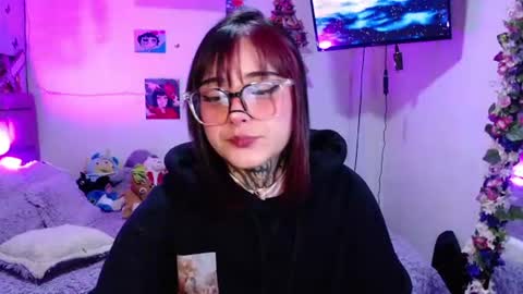 Mia online show from 07-22-26, 06:05