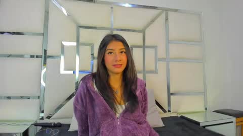 Snapshot of mia_clark18 chatting on 10-10-25, 03:38 mia_clark18 online show from 10-10-25, 03:38