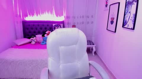 Snapshot of mia_clay1 chatting on 12-03-25, 09:57 Mia online show from 12-03-25, 09:57